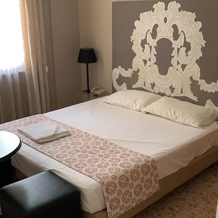 Due Cani Apartment Palermo Exterior photo